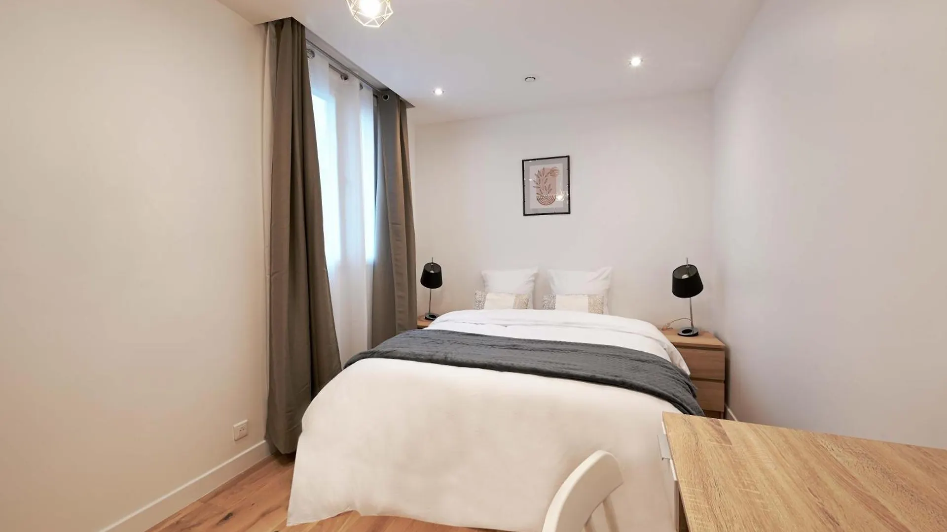 Spacieux Appartement Situe Au Coeur De Paris